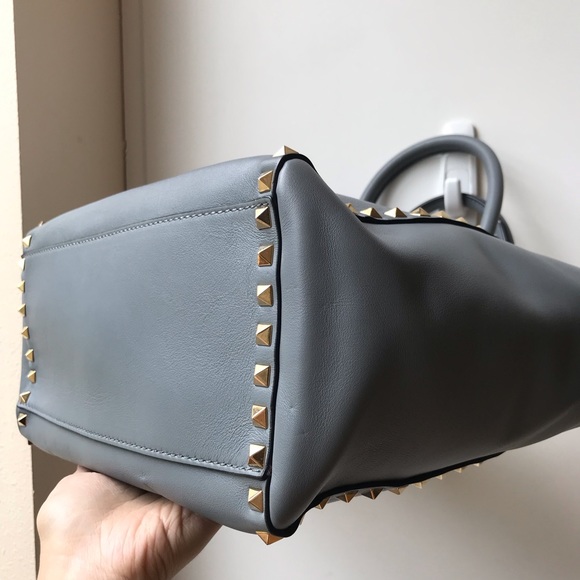 SOLD Valentino rockstud tote medium - Picture 8 of 8